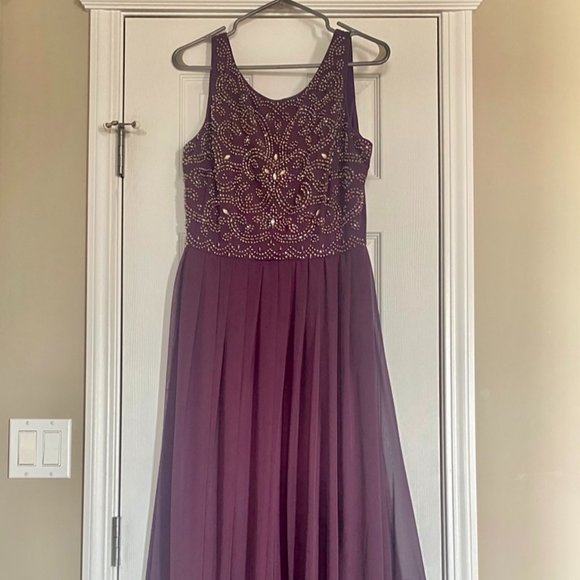 Elegant Beaded Purple Evening Gown | Formal Dress | Size 10 - Picture 1 of 4